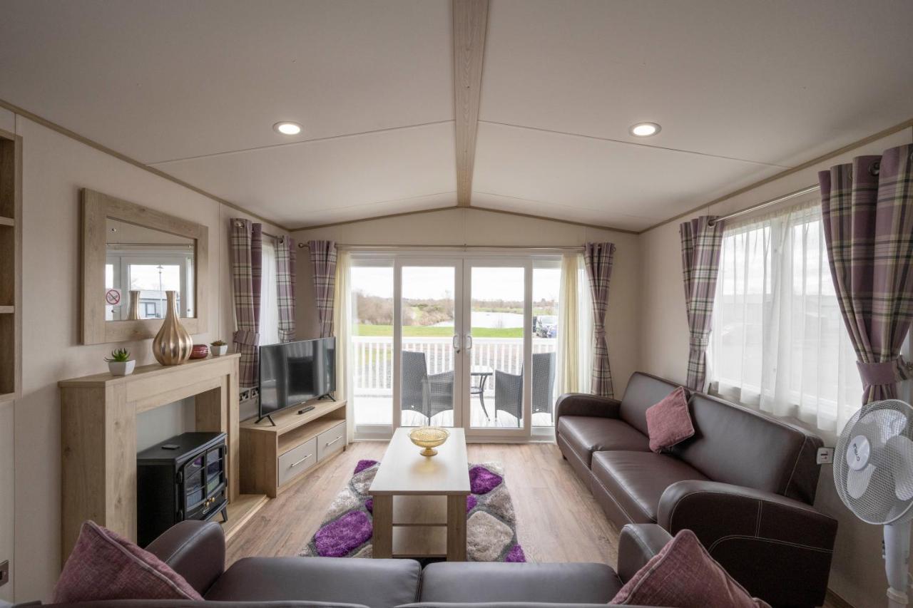 Hallcroft Fishery And Holiday Park Retford Exterior foto